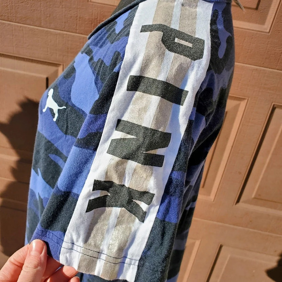 Victoria’s Secret PINK Blue Camo Tee Size Small - Picture 1 of 15